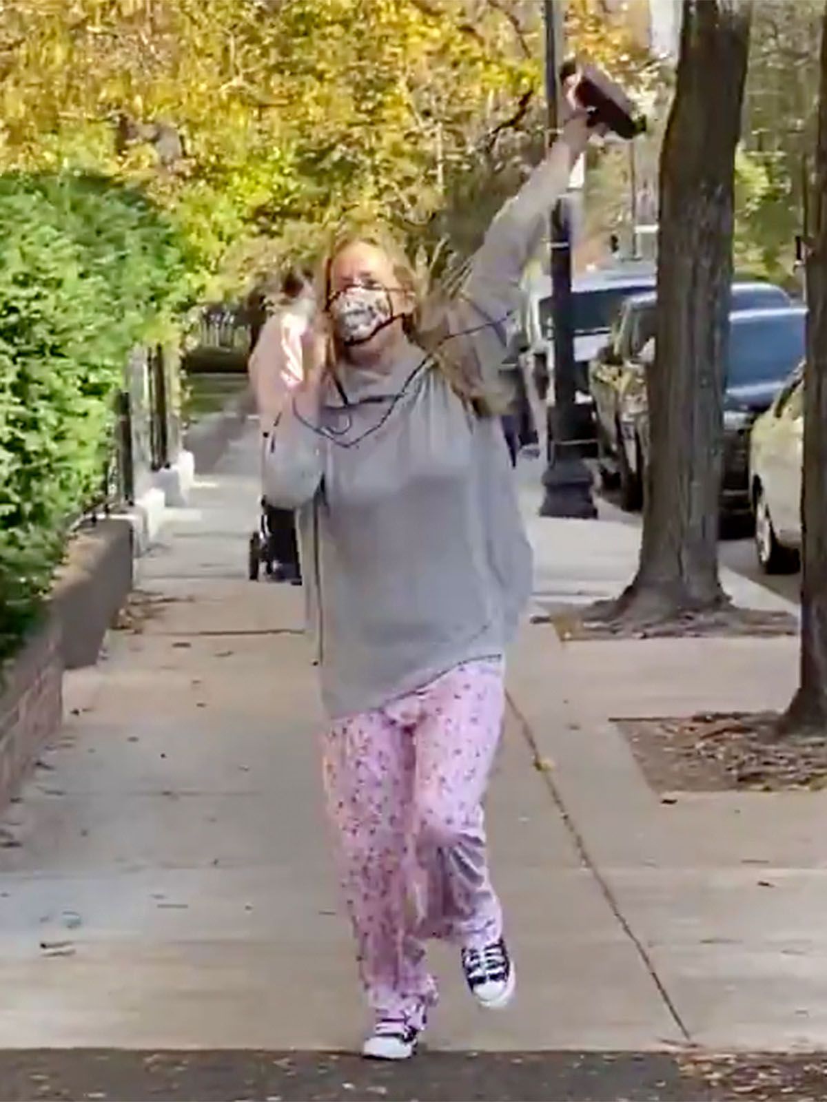 Im Pyjama auf die Straße: Jennifer Lawrence völlig aus dem Häuschen