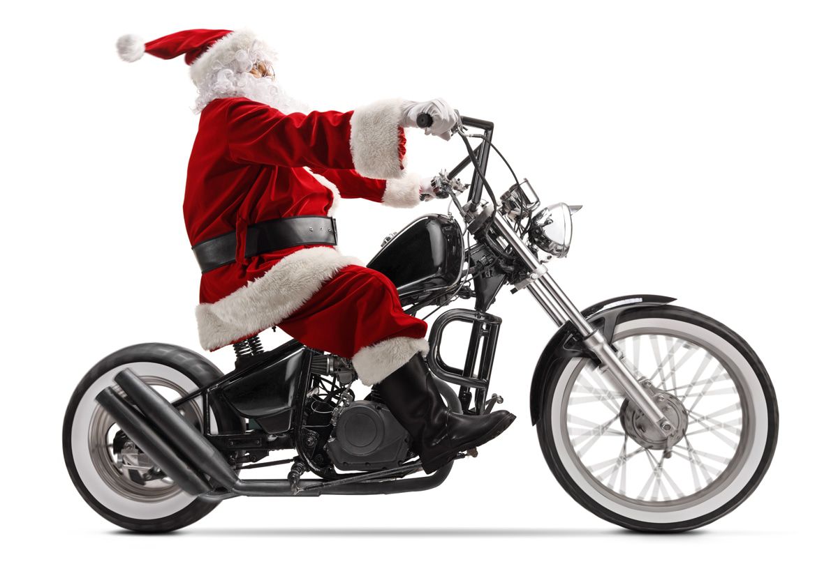 Weihnachtsmänner auf Motorrädern sammeln wieder Spenden