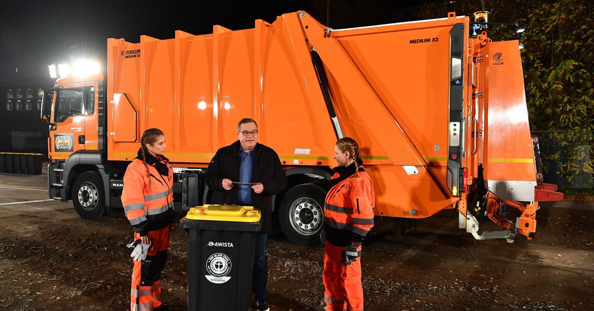 Cathy Hummels: Orange is the new black!