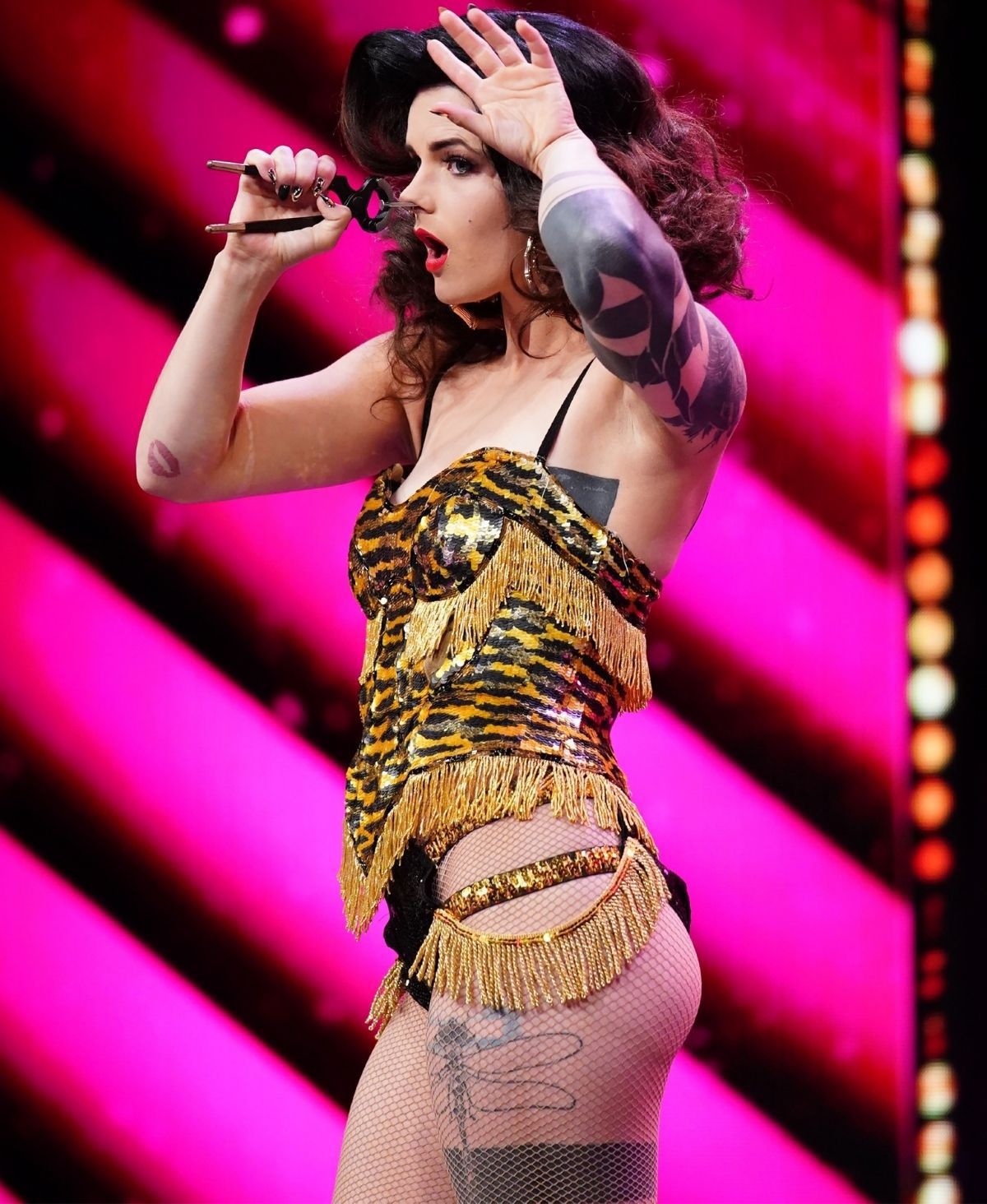 "Das Supertalent": Lisa haut sich einen Nagel in die Nase