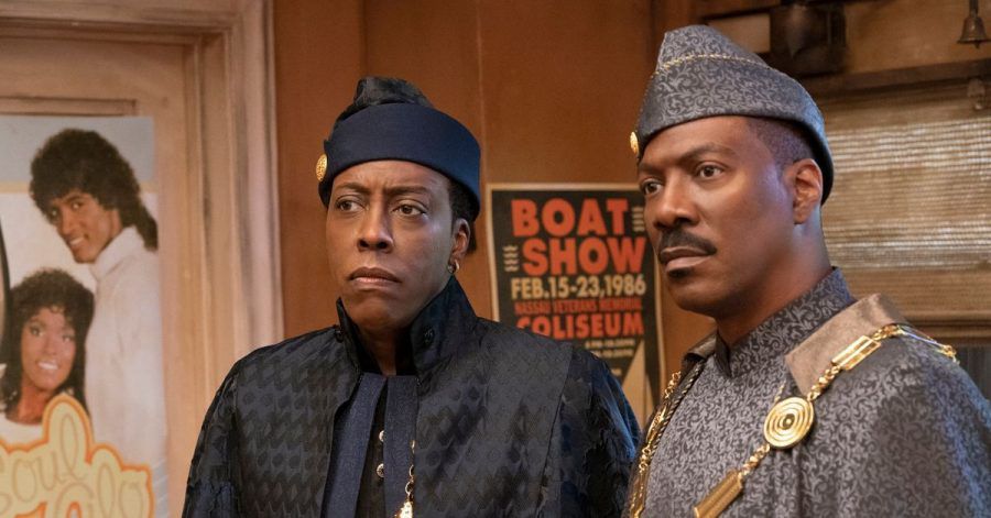 Die Schauspieler Arsenio Hall (l) und Eddie Murphy in einer Szene aus «Coming 2 America».