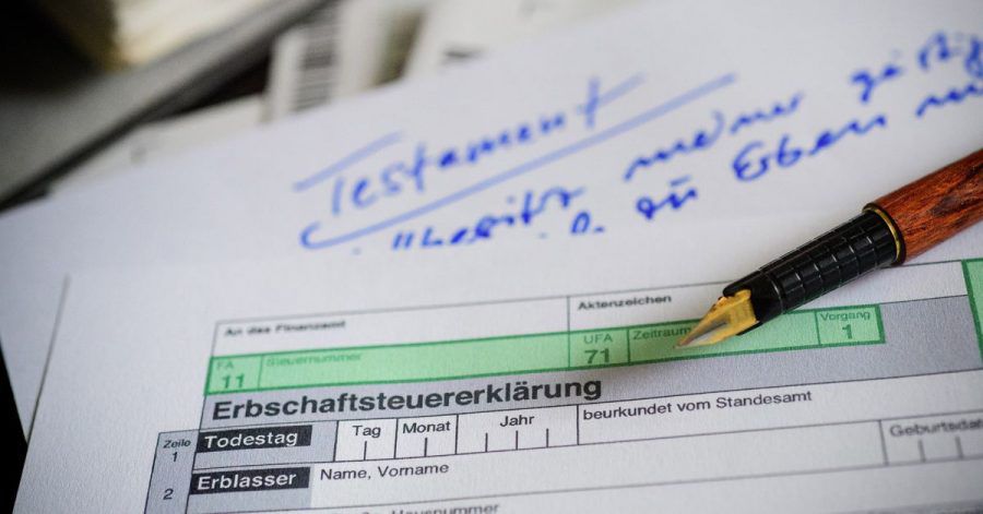 Nach Tod eines Beamten: Muss Sterbegeld versteuert werden?