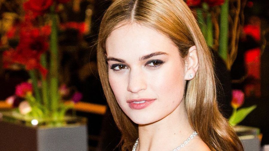 Lily James soll zu Pamela Anderson werden. (jru/spot)