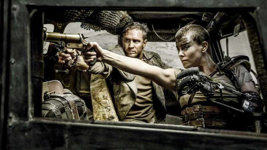 Der Blockbuster "Mad Max: Fury Road" mit Charlize Theron (r.) und Tom Hardy in den Hauptrollen bekommt eine Vorgeschichte. (wag/spot)