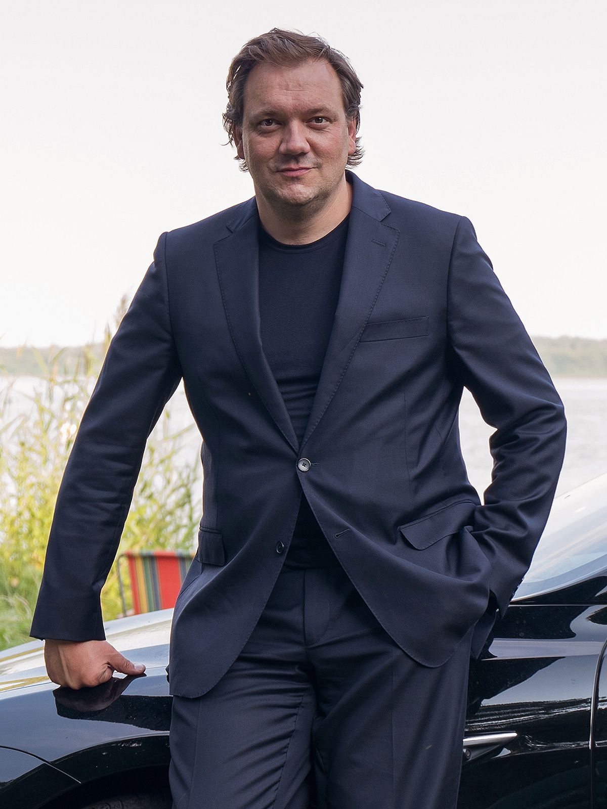 "Für immer Sommer 90": Wer ist dieser Charly Hübner eigentlich?