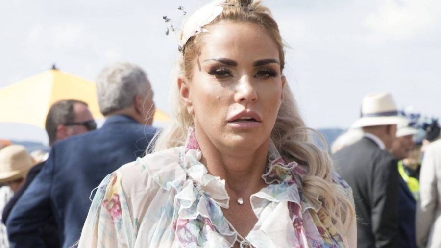 Katie Price im Panik: Darf sie nur noch Gesundheitsschuhe tragen?