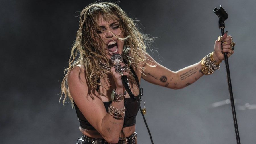 Tritt Miley Cyrus beim diesjährigen Super Bowl auf?