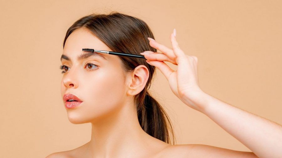 So bekommt man DEN Beauty-Trend 2021 hin: Fluffy Brows