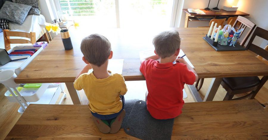 Wie gut Kinder mit dem Lockdown zurechtkommen, hängt von der Persönlichkeit des einzelnen, vom Alter und vom Umfeld ab.