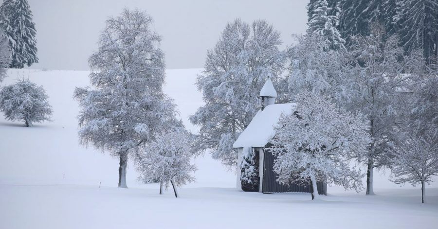 Starke Schneefälle haben nicht nur im Allgäu die Lawinengefahr erhöht. Auch in den Bayerischen Voralpen ab 1500 Metern stieg die Warnstufe.