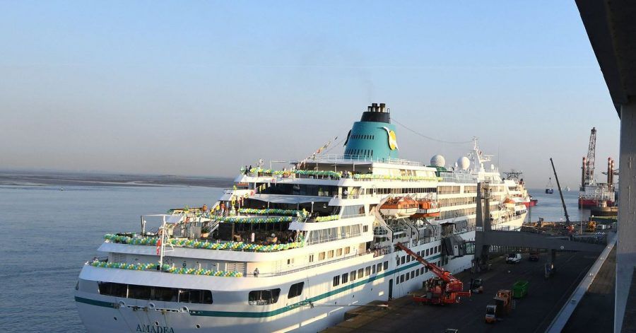 Das Kreuzfahrtschiff «MS Amadea» am Columbus-Kai in Bremerhaven.