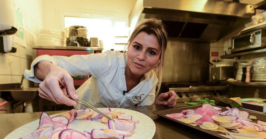 Claire Vallée in ihrem veganen Restaurant «ONA», das jetzt mit einem Michelin-Stern ausgezeichnet wurde.