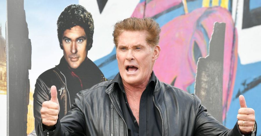 David Hasselhoff versteigert seine besten Zeiten. The Hoff und K.I.T.T. fahren zukünftig getrennte Wege.