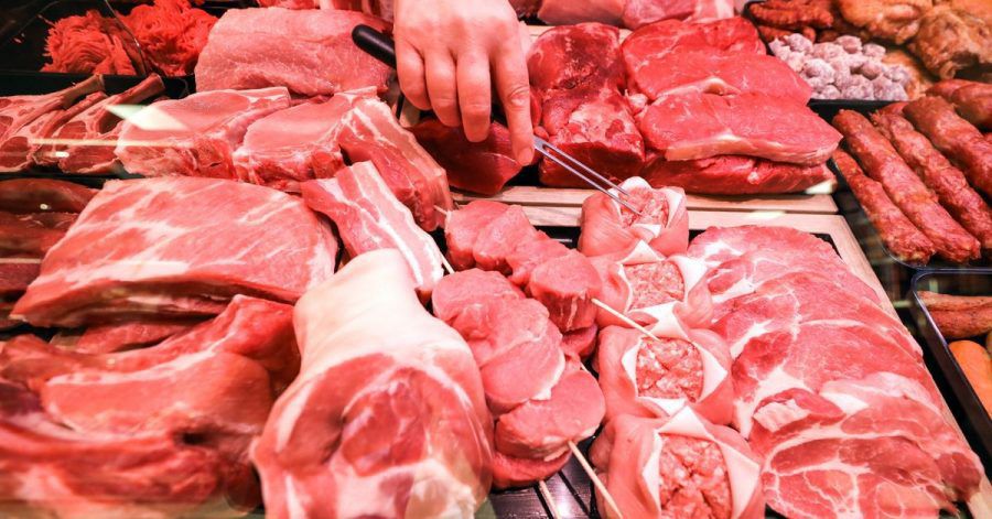 Laut einer Umfrage würden Verbraucher für Fleisch mehr bezahlen, wenn es Bauern und Tieren damit besser ginge.