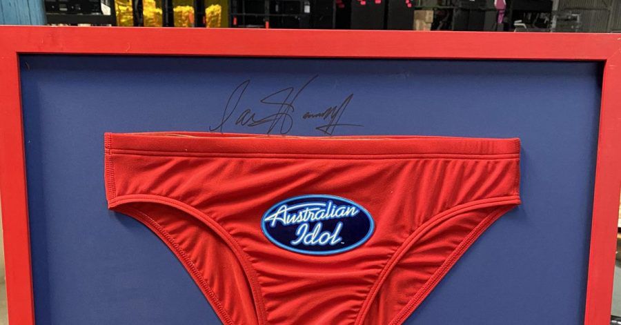 Die signierte und von David Hasselhoff getragene Badehose, die bei der Online-Auktion von LiveAuctioneers nun in Los Angeles versteigert wurde.