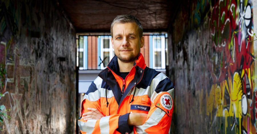 Tobi Schlegl gibt Rettungsdienst und Pflege eine Plattform.