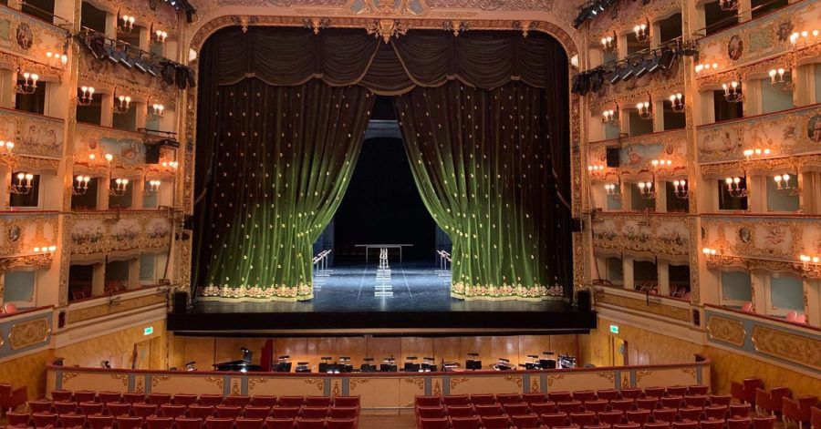Der Bühnensaal des Opernhauses La Fenice.