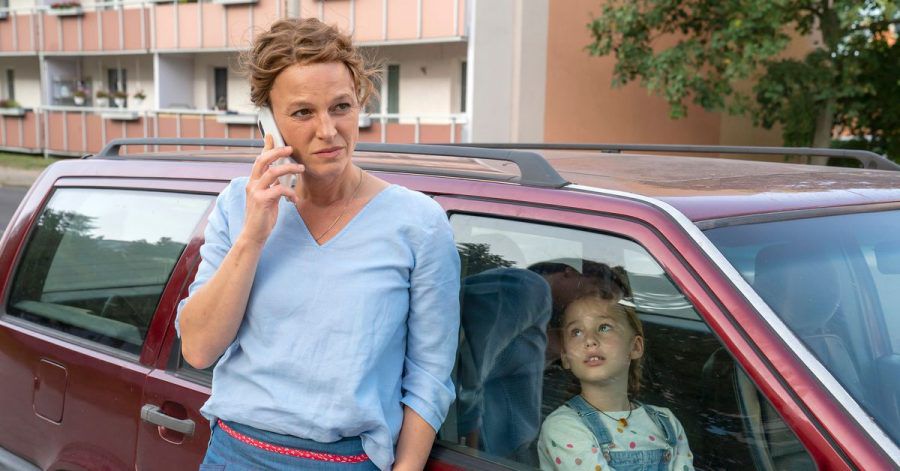 Der Urlaub mit Tochter Alma (Aenni Lade) fällt aus. Kriminalhauptkommissarin Olga Lenski (Maria Simon) wird noch einmal gebraucht.