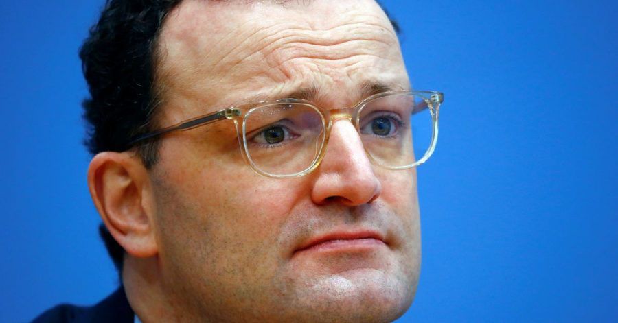 Jens Spahn (CDU), Bundesminister für Gesundheit, nimmt an einer Pressekonferenz zur aktuellen Lage in der Corona-Pandemie teil.