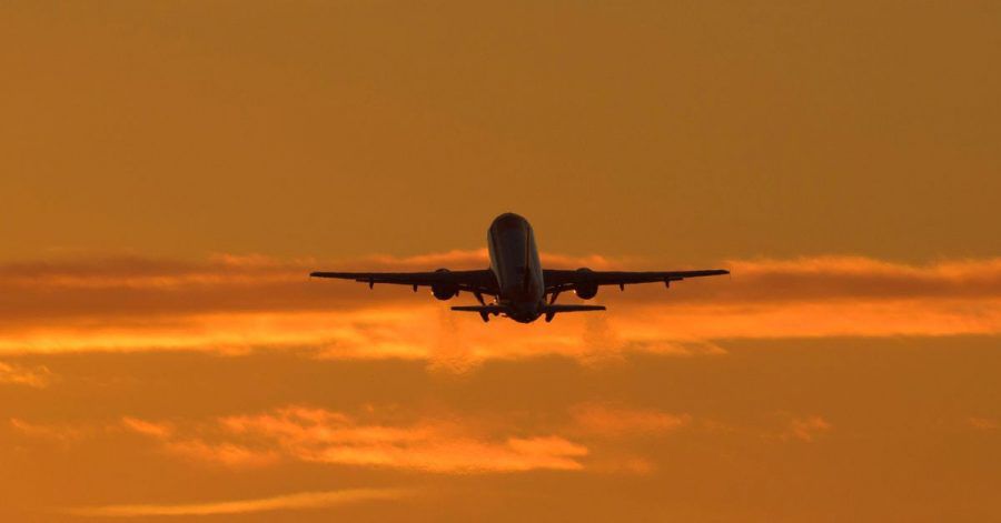 Abheben im Ferienflieger - oder lieber doch nicht? Um Kunden anzulocken, bieten viele Reiseveranstalter jetzt Aufpreis-Tarife, die kurzfristige Gratis-Storno erlauben.