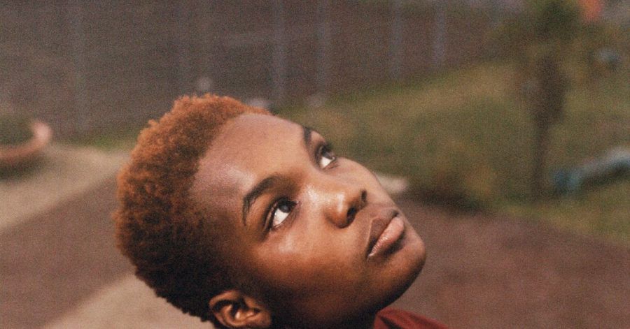 Lyrische Texte, Indie-Pop und R&B: Arlo Parks hat ihr Debüt vorgelegt.