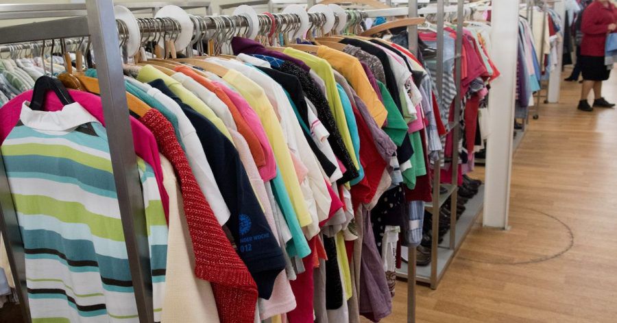 Es muss nicht immer brandneu sein: Second-Hand und Vintage-Kleidung sind schwer angesagt.