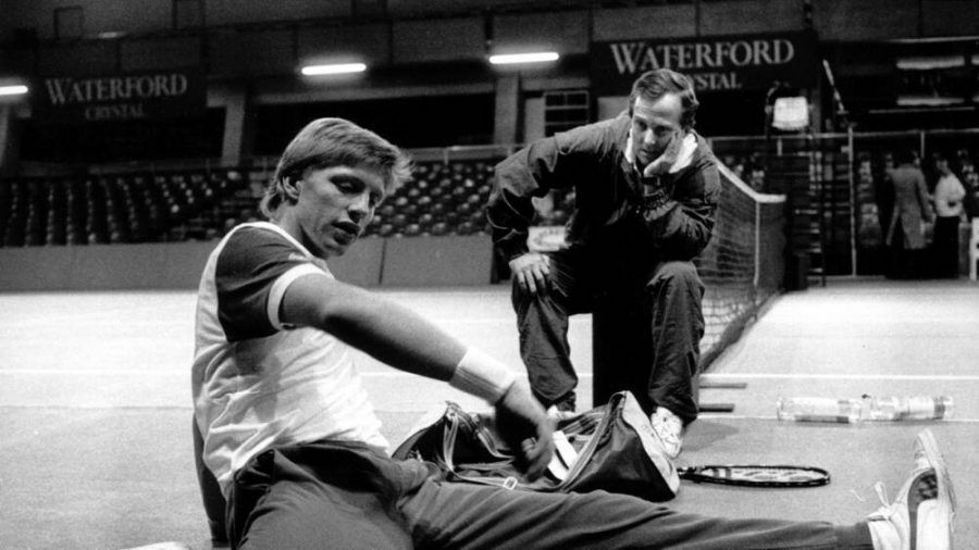 Bob Brett (r.) im Jahr 1987 mit seinem damaligen Schützling Boris Becker. (dr/spot)