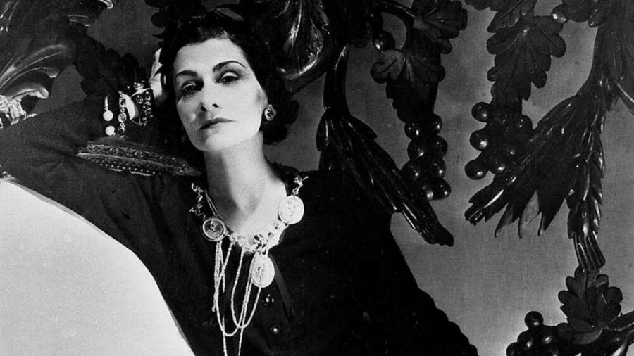 Mit ihrem kleinen Schwarzen, den vielen Perlenketten und Bob-Schnitt veränderte Gabrielle "Coco" Chanel die Modewelt. (ncz/spot)