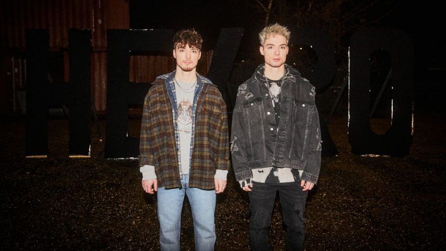 Roman (l.) und Heiko Lochmann kommen als HE/RO mit neuer Musik zurück. (tae/spot)