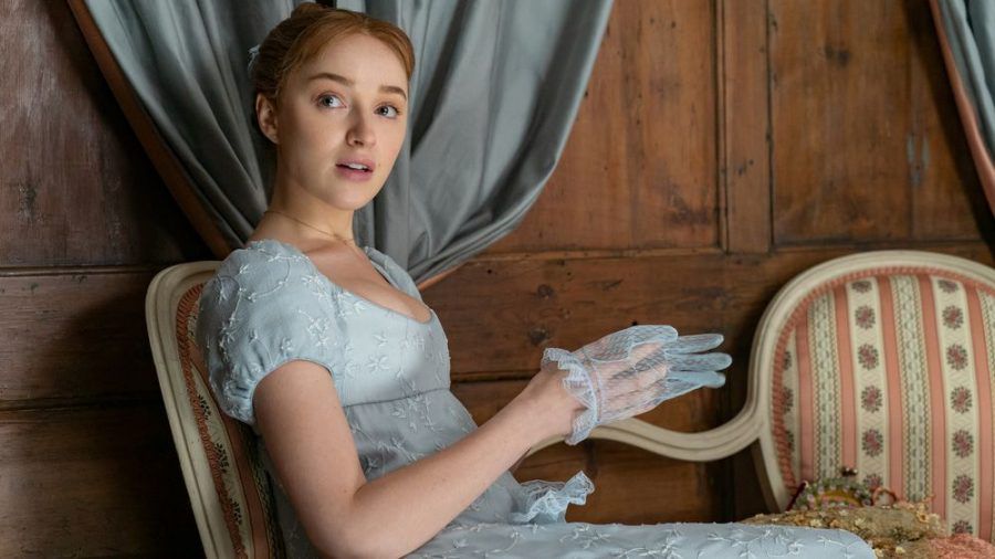 Empire-Kleider, wie sie Daphne Bridgerton (Phoebe Dynevor) trägt, sind längst Kult. (kms/spot)