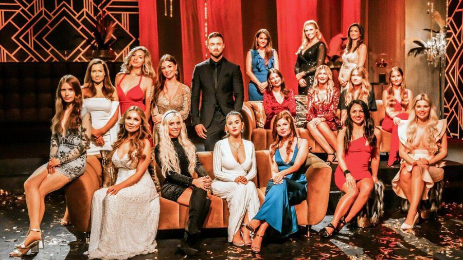 Niko Griesert schickt die ersten beiden "Bachelor"-Kandidatinnen nach Hause. (rto/spot)