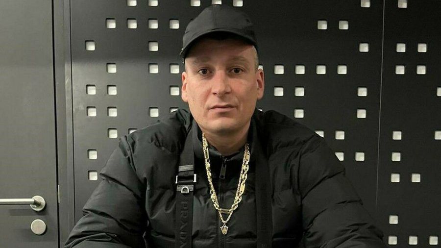 187-Strassenbande-Mitglied LX ist schon zum zweiten Mal auf Platz eins der Charts. (rto/spot)