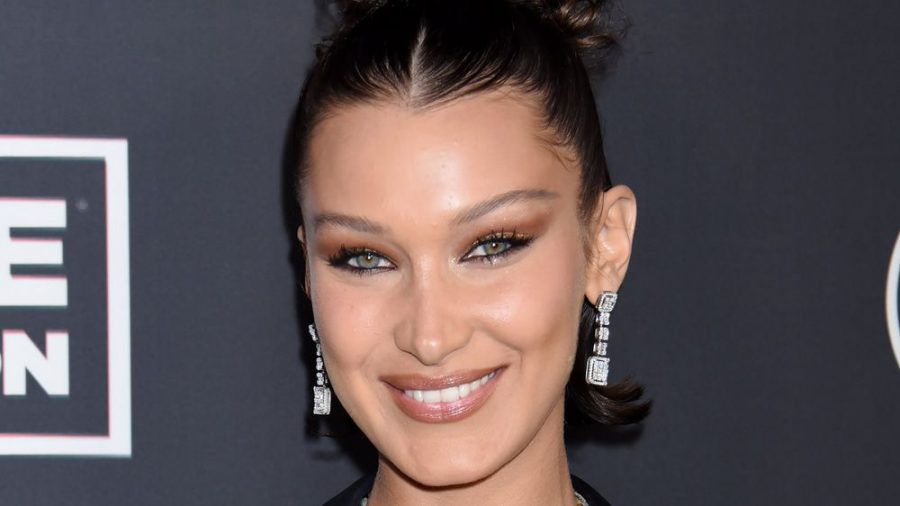 Model Bella Hadid hat zu sich selbst und ihrer Spiritualität gefunden. (cos/spot)