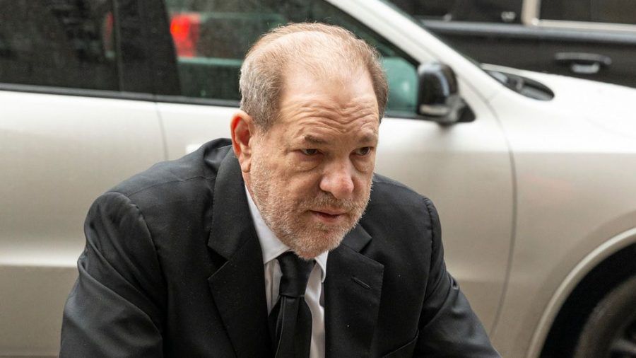 Harvey Weinstein sitzt inzwischen eine 23-jährige Haftstrafe ab. (ili/spot)