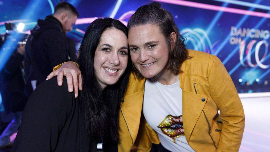 Nadine Angerer (r.) mit ihrer Ehefrau Magdalena. (dr/spot)