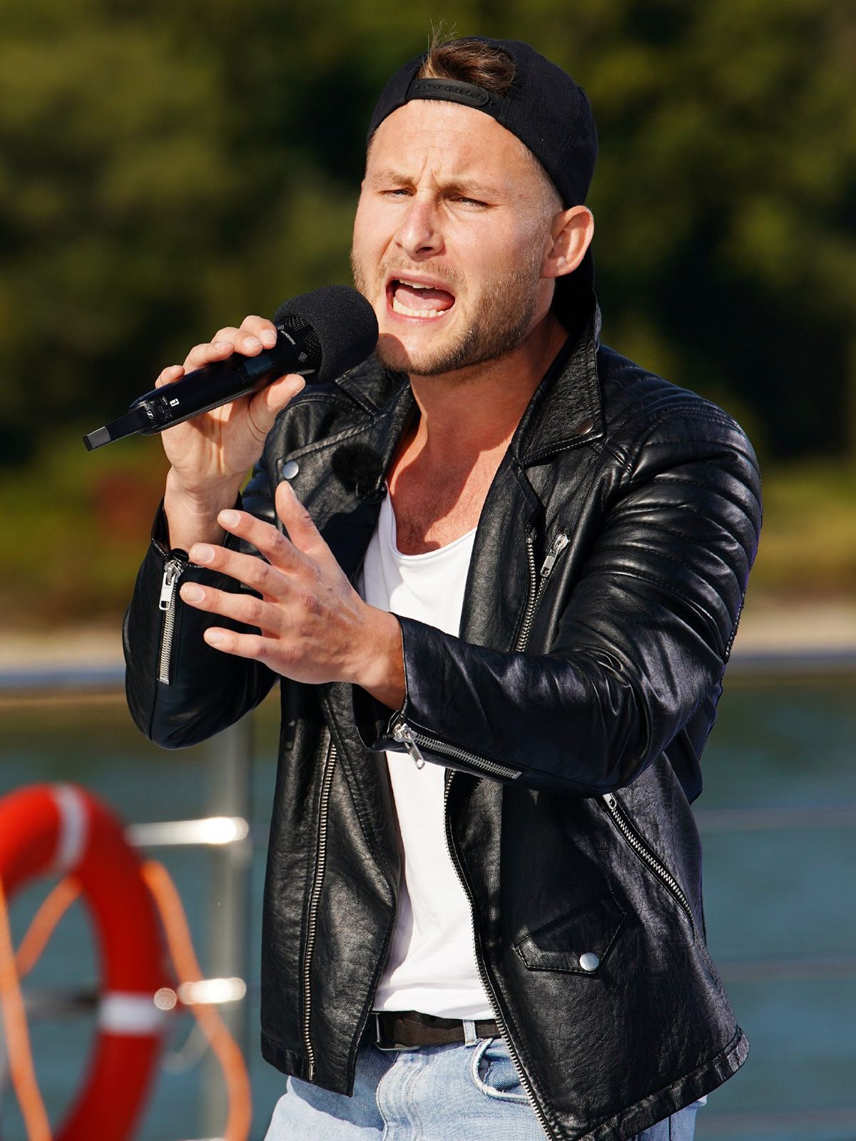Jan Böckmann: Schon mal so eine geil-dreckige Stimme bei DSDS gehört?