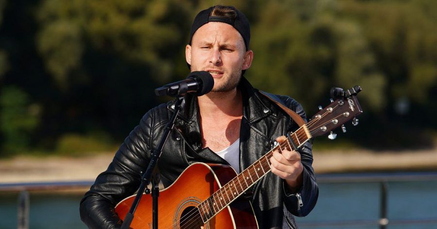 Jan Böckmann: Schon mal so eine geil-dreckige Stimme bei DSDS gehört?