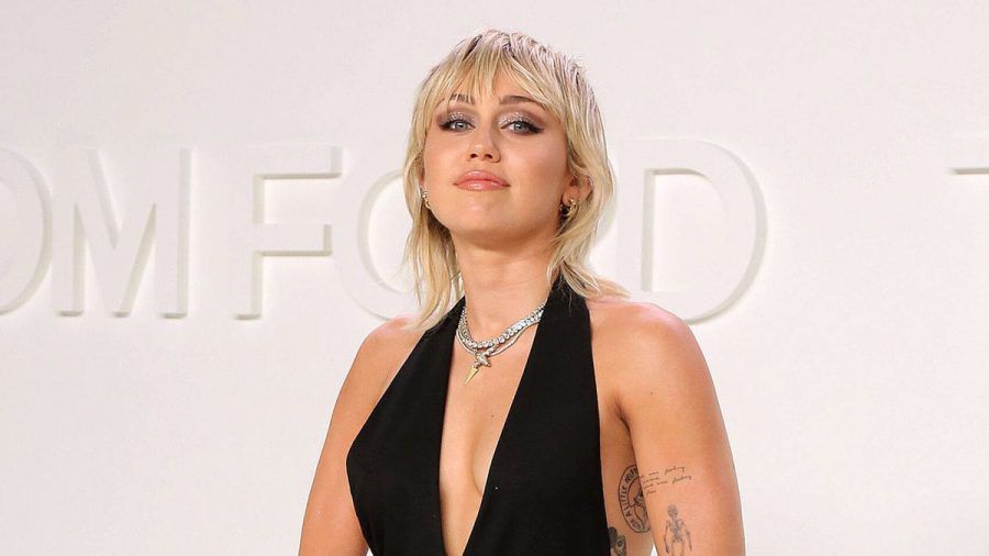 Warum Miley Cyrus Frauen "viel heißer" findet als Männer