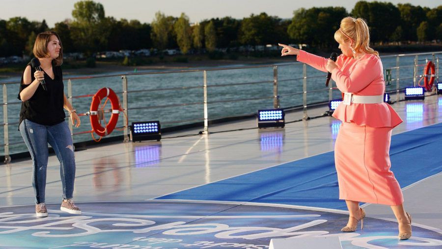 DSDS: Yvonne Wohlgemuth aus der Oma-WG im Duett mit Maite Kelly