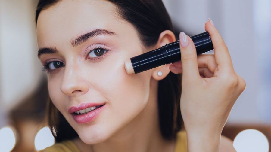 TikTok-Hack: So kannst du dir mit Concealer ein Face-Lift verpassen