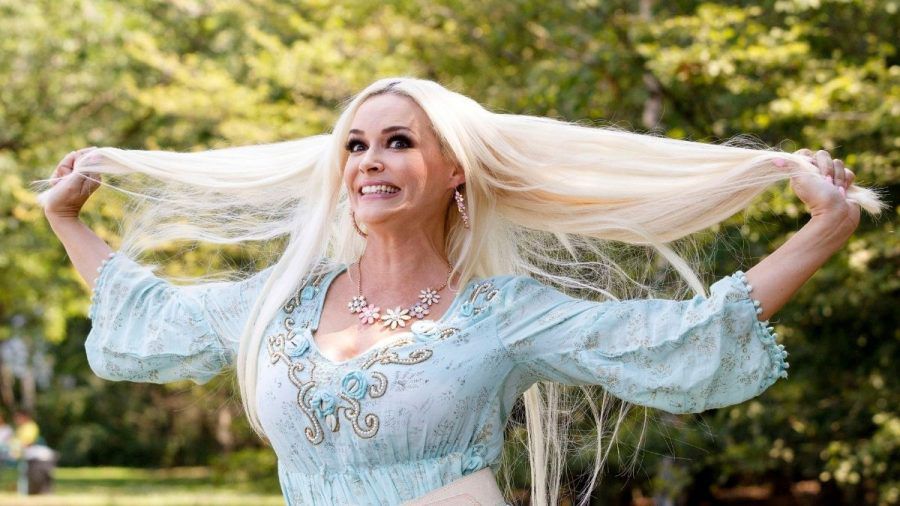 Promi-Bonus? Daniela Katzenberger im Nagelstudio und beim Friseur