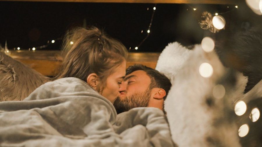 Video: Endlich: Bachelor Niko und Favoritin Mimi küssen sich