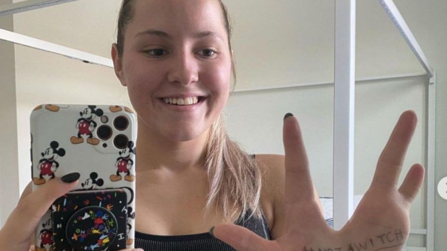 TikTokerin ohne Mittelfinger geboren: "Wir sind Menschen, wie ihr auch!"