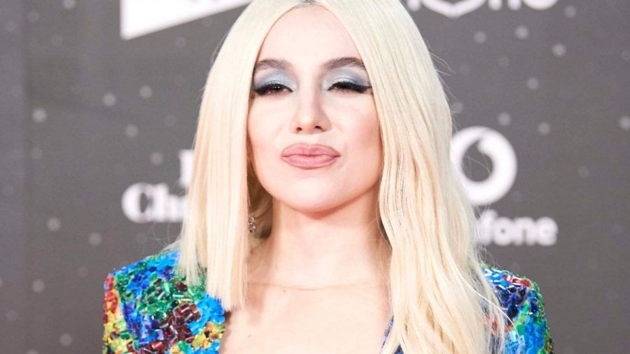 Ava Max: So sexy tanzt sie durch „My Head & My Heart”-Video