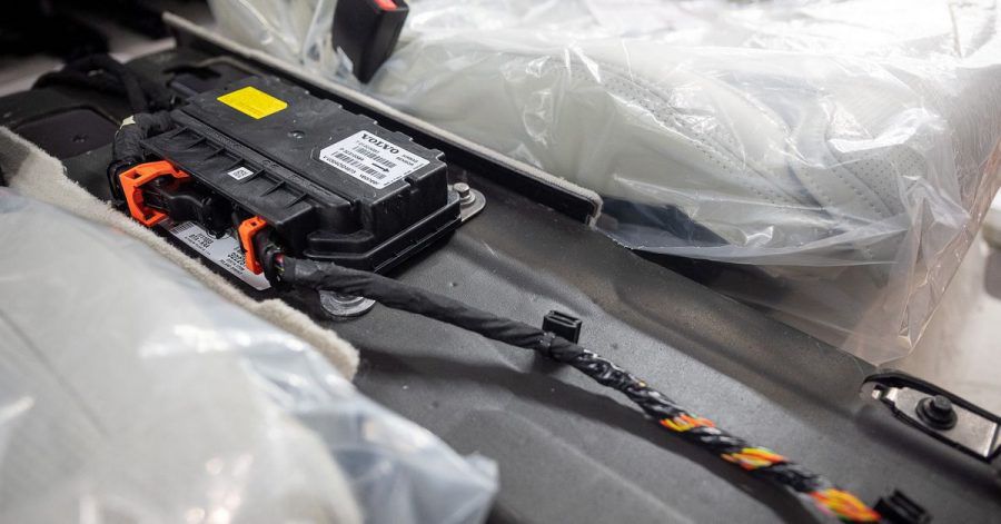 Ein Steuergerät in einem SUV.