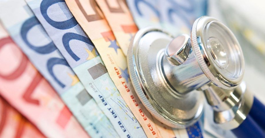Privat oder freiwillig krankenversicherte Rentner können bei der Rentenkasse einen Zuschuss zur Krankenversicherung beantragen.