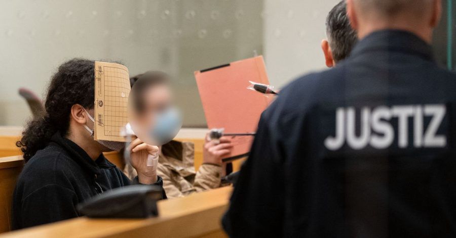Die Angeklagten mussten sich vor dem Landgericht Hannover wegen heimtückischen Mordes verantworten.