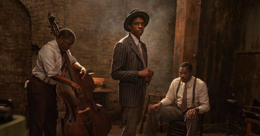 Die Schauspieler Michael Potts (l-r), Chadwick Boseman und Colman Domingo in einer Szene im Film «Ma Rainey's Black Bottom».