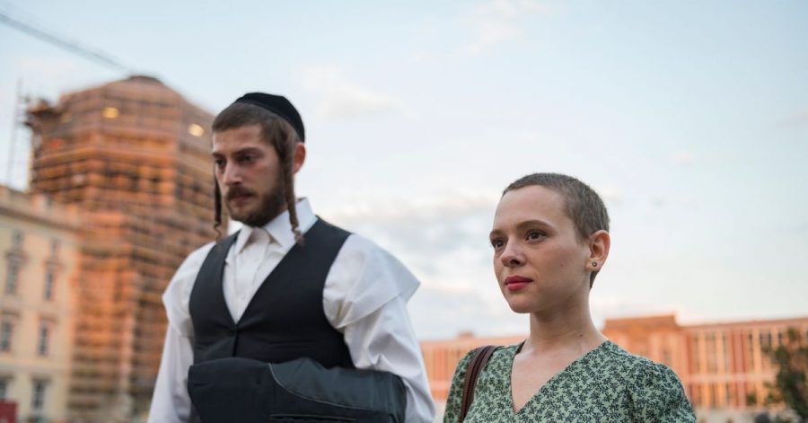 Shira Haas als Esther Shapiro in einer Szene der Serie «Unorthodox».