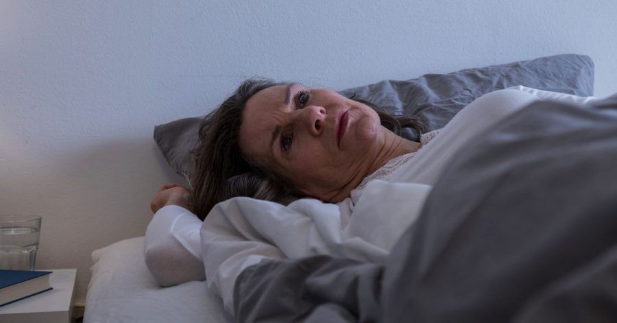 Manche Diabetessymptome können einen um den erholsamen Schlaf bringen. Eine Anpassung der Diabetestherapie kann hier helfen.